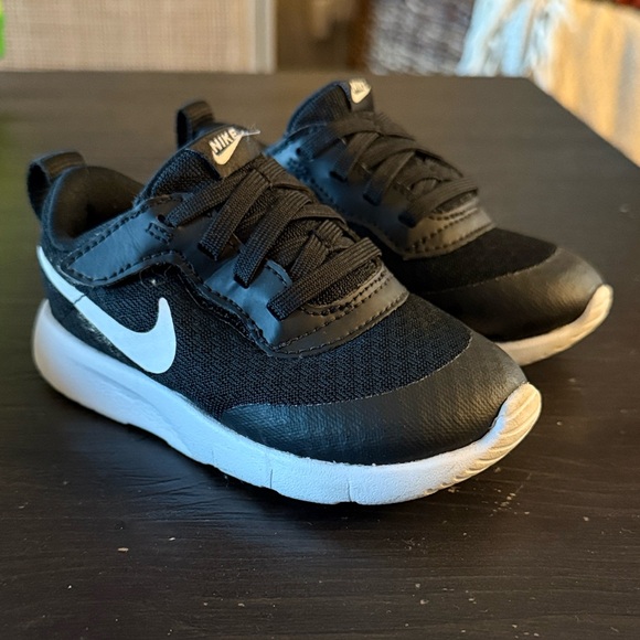 Nike Other - Nike Kids Black and White Sneakers